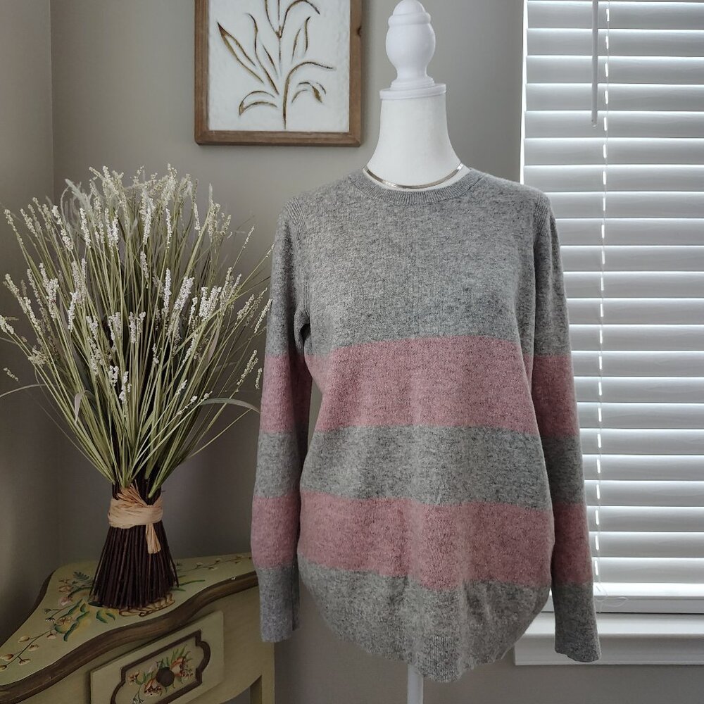 Banana Republic - Heather Grey & Pink - Long Sleeve Sweater - Medium